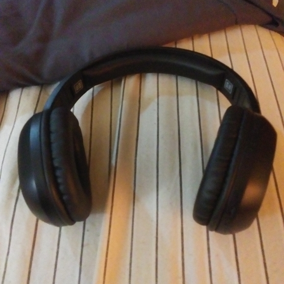 Blue Tooth Head phones